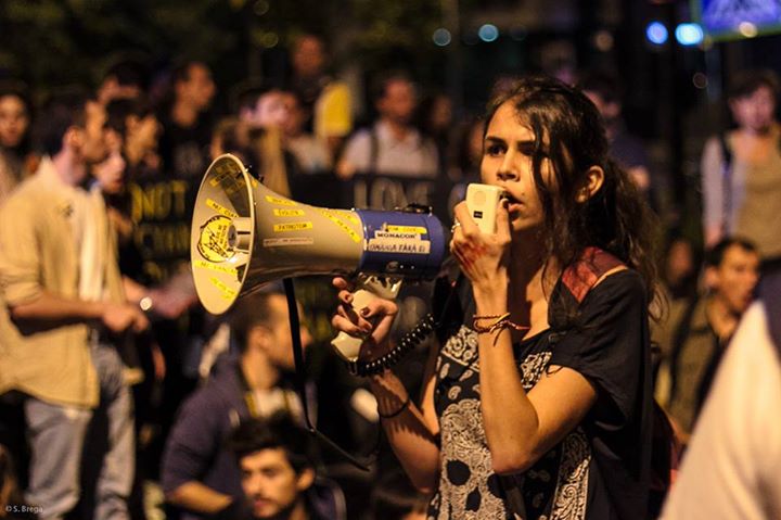 andreea-petruț-proteste-roșia-montană