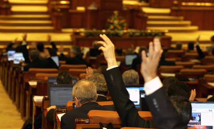 2012_08_17_votare la parlament1_rsz