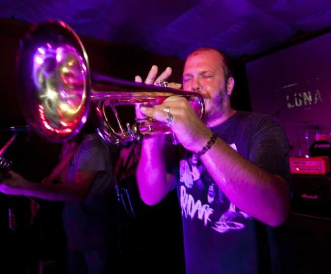 luna-amara-lanseaza-cd-ul-live-la-conti-in-fabrica-18475740