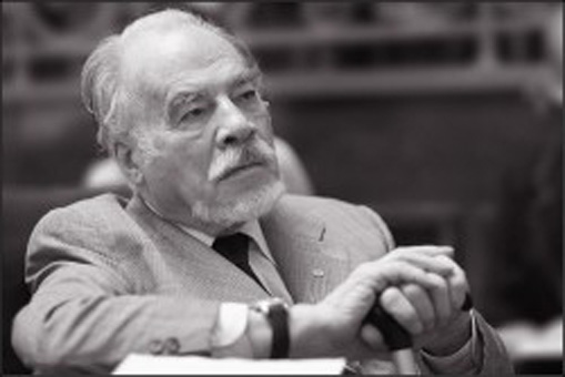 Dan Berindei (n. 3 noiembrie 1923, București) este un istoric român. Este licențiat în istorie și filosofie al Universității din București (1945), doctor în istorie (1969). Membru titular al Academiei Române (din 1992). Din 1996 este președintele Secției de Știinte Istorice și Arheologie al Academiei Române. Din 2006 este vicepreședinte al Academiei Române - foto: cersipamantromanesc.wordpress.com