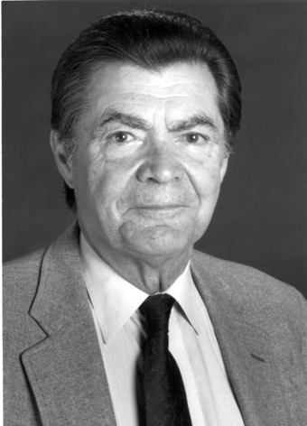 George Emil Palade (n. 19 noiembrie 1912, Iași, România – d. 7 octombrie 2008, Del Mar, SUA), a fost un medic și om de știință american de origine română, specialist în domeniul biologiei celulare, laureat în 1974 al premiului Nobel pentru fiziologie și medicină. În 1986 i-a fost conferită în Statele Unite National Medal of Science („Medalia Națională pentru Știință”) în biologie pentru: „descoperiri fundamentale (de pionierat) în domeniul unei serii esențiale de structuri supracomplexe, cu înaltă organizare, prezente în toate celulele vii” - foto: ucsdnews.ucsd.edu
