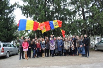 Omagiu celor care au stat la baza îndeplinirii idealului Unirii, la mormintele membrilor Sfatului Țării - foto: romaniabreakingnews.ro