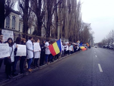 Protest NU DESFIINTARII INSTITUTULUI CANTACUZINO