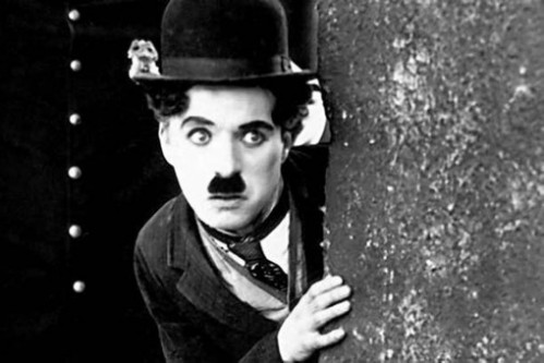 Charles (Charlie) Spencer Chaplin (n. 16 aprilie 1889, Londra, Marea Britanie, d. 25 decembrie 1977, Vevey, Elveția.) a fost un actor și regizor englez. Este considerat a fi unul dintre cele mai mari staruri de cinema din secolul XX. Cele mai renumite filme ale sale sunt City Lights (Luminile orașului), Modern Times (Timpuri noi) și The Great Dictator (Marele dictator) - foto: agerpres.ro