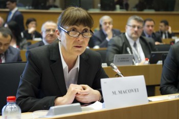 Monica Macovei (n. 4 februarie 1959, București) este o juristă și politiciană română, care a îndeplinit funcția de ministru al justiției între 2004 și 2007. Din 2009 deține funcția de europarlamentar din partea României, fiind realeasă în 2014. În august 2014 și-a anunțat candidatura pentru președinția României la alegerile din 2014. A fost asociată cu organizația pentru apărarea drepturilor omului APADOR-CH până în 2004, inițial drept consultant pro bono, iar apoi ca vice-președinte și președinte - foto: cursdeguvernare.ro