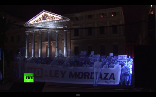 protest holograma