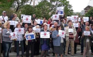 Protest anti-Ponta, Piaţa Universitaţii, 3 Mai 2015 (Eugen Horoiu/Epoch Times)