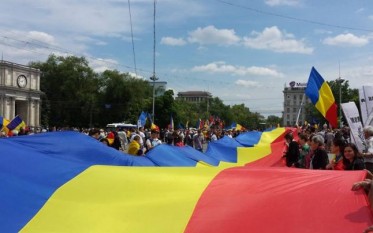 Chişinău 16 MAI 2015 - Aproximativ 30.000 de oameni au cerut Unirea - foto preluat de pe adevarul.ro