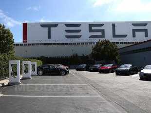 tesla-parcare-afp