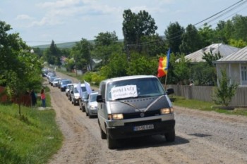Coloana de maşini a protestatarilor a străbătut satele din comună - foto - adevarul.ro (botosaneanul.ro)