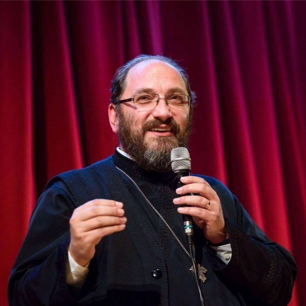 Constantin-Valer Necula a absolvit Facultatea de Teologie „Andrei Șaguna“ din Sibiu și este doctor în teologie, specializarea catehetică-omiletică și pedagogie creștină - foto: facebook.com