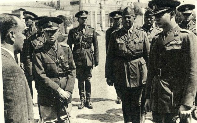 Regele Mihai si Ion Antonescu - foto: adevarul.ro
