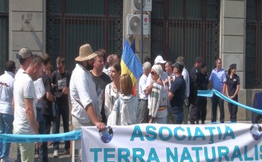 Protest împotriv legii antilegionare, 4 septembrie 2015 (Florin Chirilă) - foto - epochtimes-romania.com