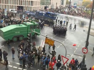 Germania, 25.10.2015: Miting antimusulman la Koln - foto: mediafax.ro