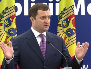 Vladimir Filat (n. 6 mai 1969, satul Lăpușna, raionul Hîncești, RSS Moldovenească, astăzi Republica Moldova), cunoscut mai mult ca Vlad Filat, politician și om de afaceri din Republica Moldova, membru fondator și lider al Partidului Liberal Democrat din Moldova, fost prim-ministru al Republicii Moldova între 2009 și 2013 și fost președinte interimar al Republicii Moldova în 2010. Este unul dintre cei mai bogați și mai influenți oameni din Republica Moldova - foto: enational.ro