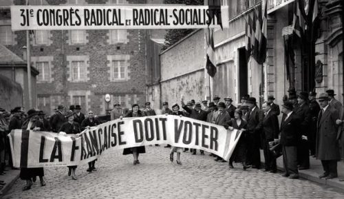 Manifestaţie pentru dreptul femeilor la vot, Franţa, 1934. Foto: AFP (preluat de pe: catchy.ro)