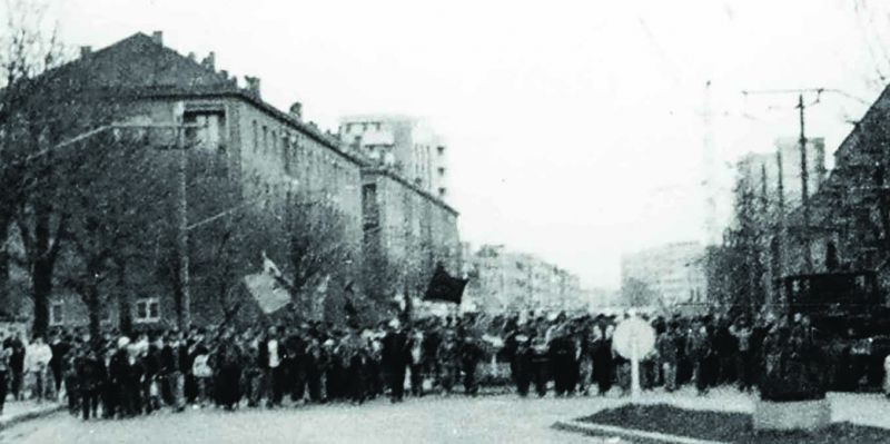 Revolta anticomunistă de la Brașov (15 noiembrie 1987) - foto preluat de pe memorialsighet.ro
