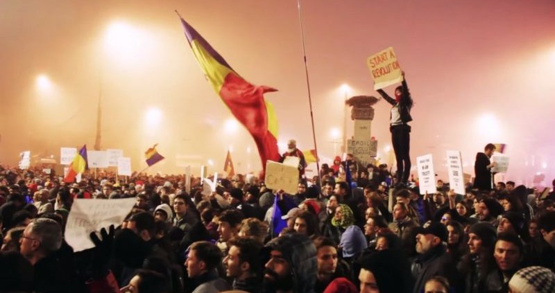 Proteste 6 noiembrie 2015, Bucuresti, Piata Universitatii - foto (captura video): Sergiu Nicolae Brega