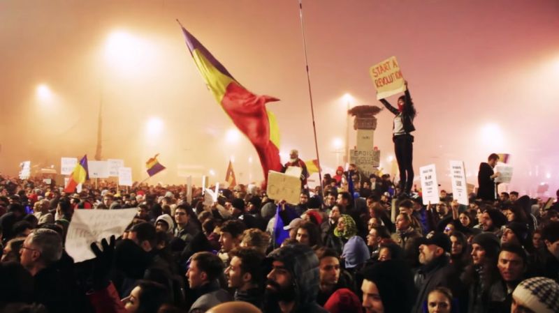 Proteste 6 noiembrie 2015, Bucuresti, Piata Universitatii - foto (captura video): Sergiu Nicolae Brega