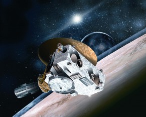 New Horizons (în română Noi Orizonturi) este o sondă spațială lansată de NASA, la 19 ianuarie 2006, în cadrul Programului New Frontiers și concepută pentru studierea sistemului Pluton (planetă pitică) - Charon (satelitul acestuia) - in imagine, New Horizons lângă Pluton (în reprezentarea artistului) - foto: ro.wikipedia.org