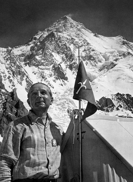Contele Ardito Desio (n. 18 aprilie 1897 – d. 12 decembrie 2001) a fost un explorator, alpinist, geolog și cartograf italian - foto: en.wikipedia.org
