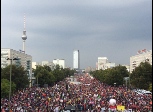 Amazing Graceeeee: #StopCetaTTIP Demonstrations Hamburg: 65.000, Köln: 55.000, Berlin: 70.000, München: 25.000, FFM: 50.000, Stuttgart: 40.000, Leipzig: 15.000 We will win! - foto: facebook.com/eci.ttip
