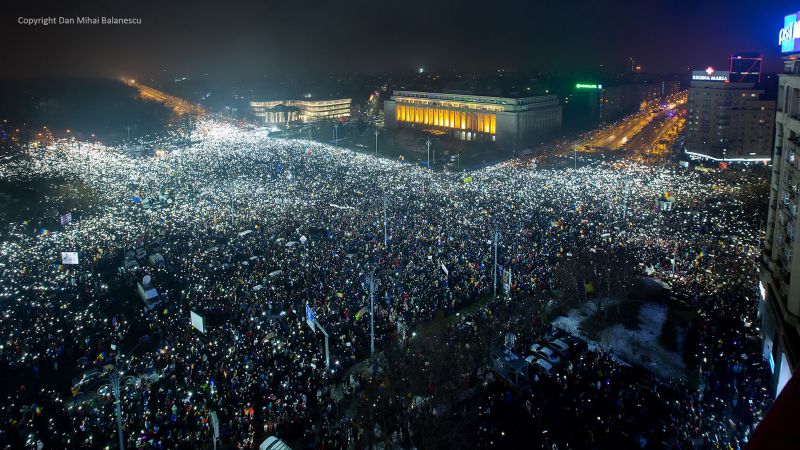 Protest „NU Legii Gratierii Si Amnistiei” (Bucuresti, Piata Victoriei, 5 Februarie 2017, peste 300.000 de stele pe cerul si in sufletul Romaniei) - foto: Dan Mihai Balanescu