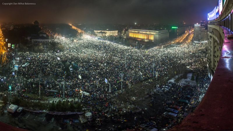 Protest „NU Legii Gratierii Si Amnistiei” (Bucuresti, Piata Victoriei, 5 Februarie 2017, peste 300.000 de stele pe cerul si in sufletul Romaniei) - foto: Dan Mihai Balanescu