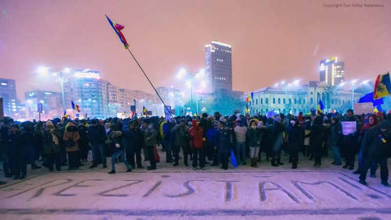 Mesajul serii, #rezistam
Bucuresti Piata Victoriei, 8 Februarie 2017 #rezist - foto: Dan Mihai Balanescu