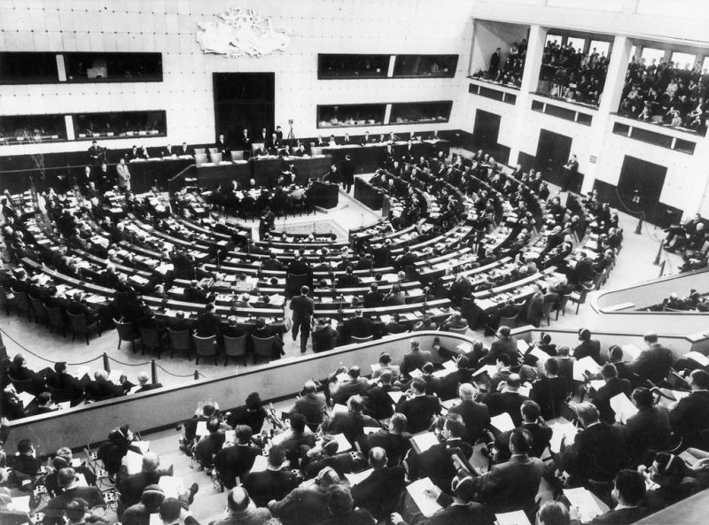 Prima reuniune a Adunării Parlamentare Europene, la 19 martie 1958, la Strasbourg, sub președinția lui Robert Schuman - foto preluat de pe www.cvce.eu