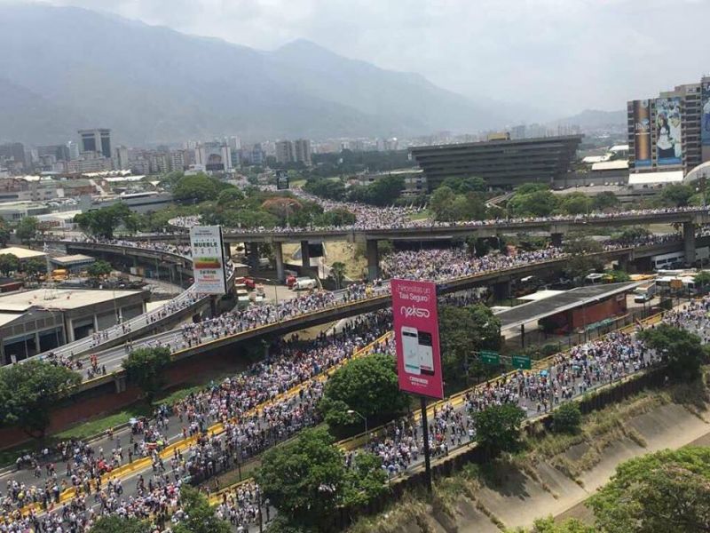 Venezuela: O nouă zi de manifestații marcate de violențe - foto: facebook.com