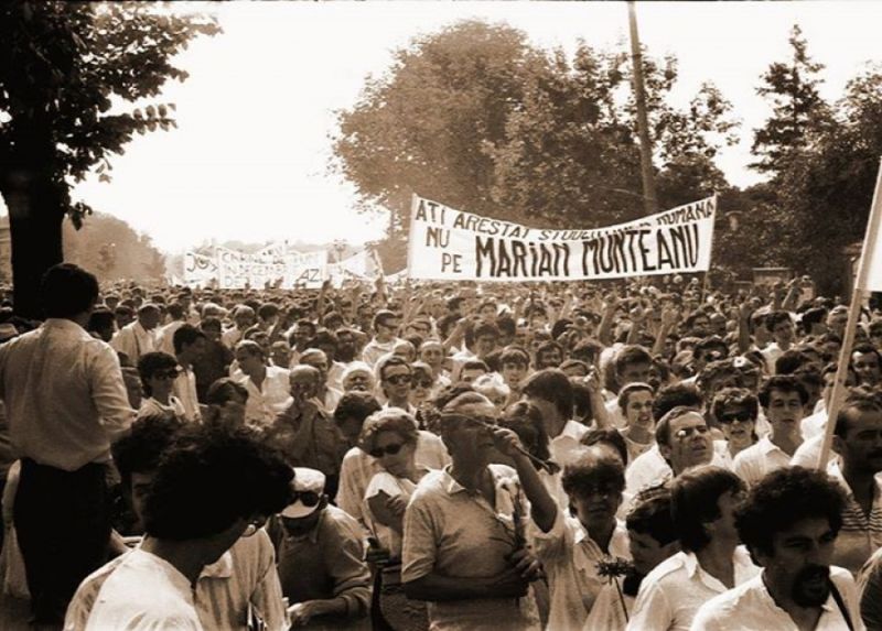 Marşul Alb (București - 13 iulie 1990) - foto preluat de pe www.ziaristionline.ro
