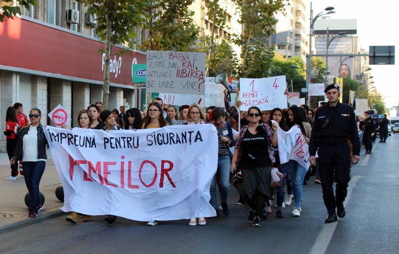 Marșul "Împreună pentru siguranța femeilor!" (14 octombrie 2017) - foto preluat de pe: facebook.com/centrul.filia