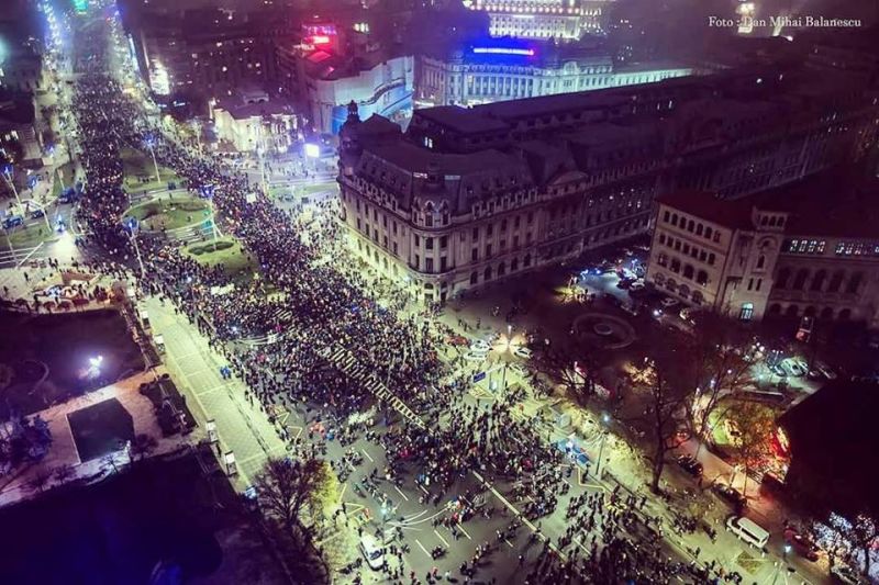 Protest "STOP Legile Justiției! Nu scăpați!" (Bucuresti - 26 Noiembrie 2017) - foto: Dan Mihai Balanescu