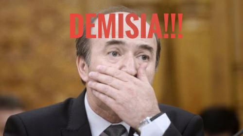 Tudorele, pleacă TU, cu hoții tăi! - foto preluat de pe www.facebook.com