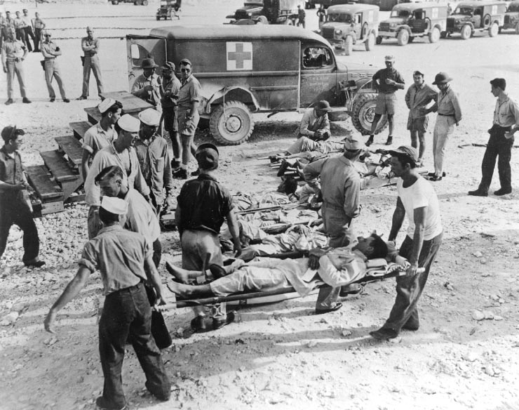 Survivors of Indianapolis on Guam, in August 1945 - foto preluat de pe en.wikipedia.org