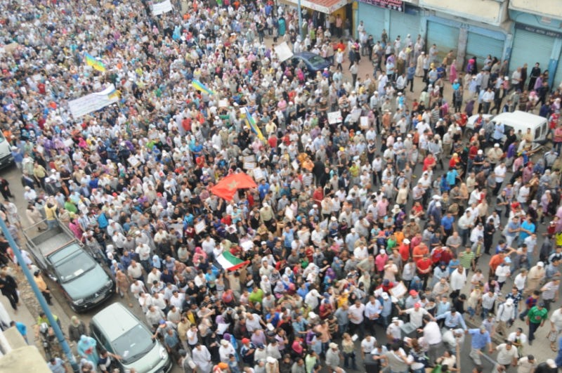 2011–12 Moroccan protests - Part of the Arab Spring - (Thousands of demonstrators gathered in Casablanca) foto preluat de pe en.wikipedia.org