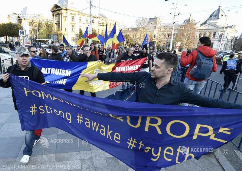 "Jos clanul Dragnea!" - Protest împotriva coaliţiei PSD-ALDE în Piaţa Universităţii (30 martie 2019) - foto preluat de pe www.agerpres.ro