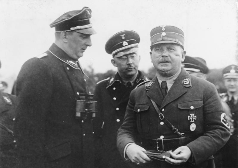 Kurt Daluege, chief of the Ordnungspolizei; Heinrich Himmler, head of the SS; and Ernst Röhm, head of the SA - foto preluat de pe en.wikipedia.org