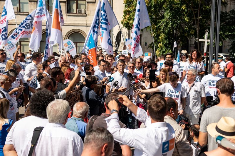 Start campaniei de semnături pentru Dan Barna, candidatul Alianței USR PLUS la Președinția României (7 august 2019) - foto preluat de oe www.facebook.com