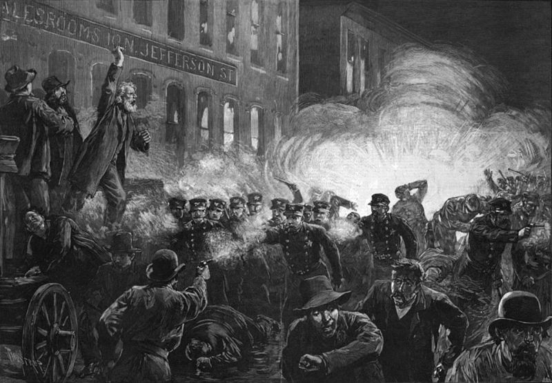 Masacrul din Haymarket (4 mai 1886) - Gravură din 1886 care a fost cea mai frecvent reprodusă imagine pentru afacerea Haymarket. Ea este incorectă însă deoarece prezintă simultan pe Fielden ţinând o cuvântare, bomba explodând, şi violenţele izbucnind, toate aceste evenimente având loc la momente diferite de timp - foto preluat de pe ro.wikipedia.org