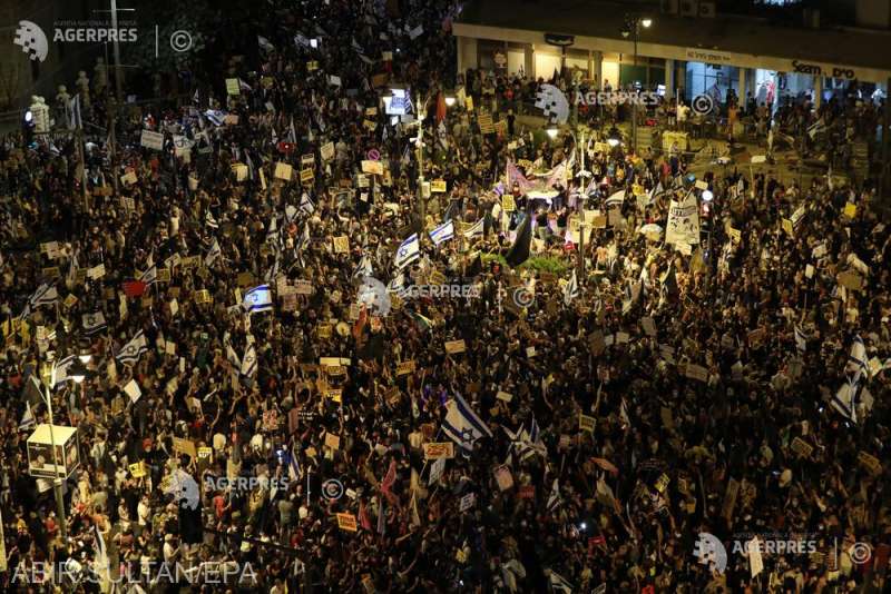 Israel: Mii de manifestanţi au ieşit din nou în stradă pentru a protesta împotriva premierului Netanyahu (2 august 2020) - foto preluat de pe www.agerpres.ro