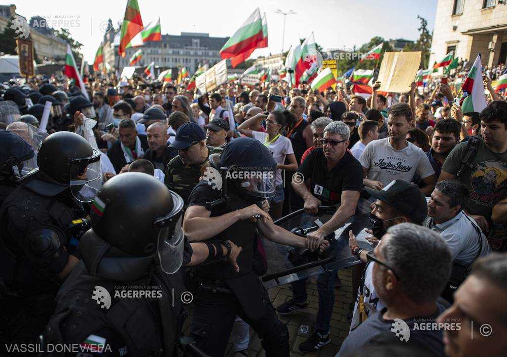 Mii de bulgari protestează violent împotriva guvernului Borisov (2 septembrie 2020) - foto preluat de pe agerpres.ro