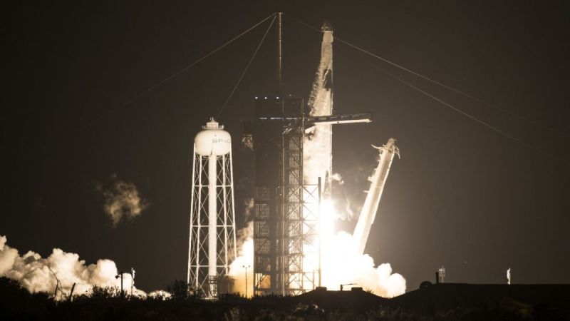 A SpaceX Falcon 9 rocket and Crew Dragon spacecraft lift off for the Crew-1 mission to the International Space Station.  (Image credit: Joel Kowsky/NASA) - foto preluat de pe www.space.com