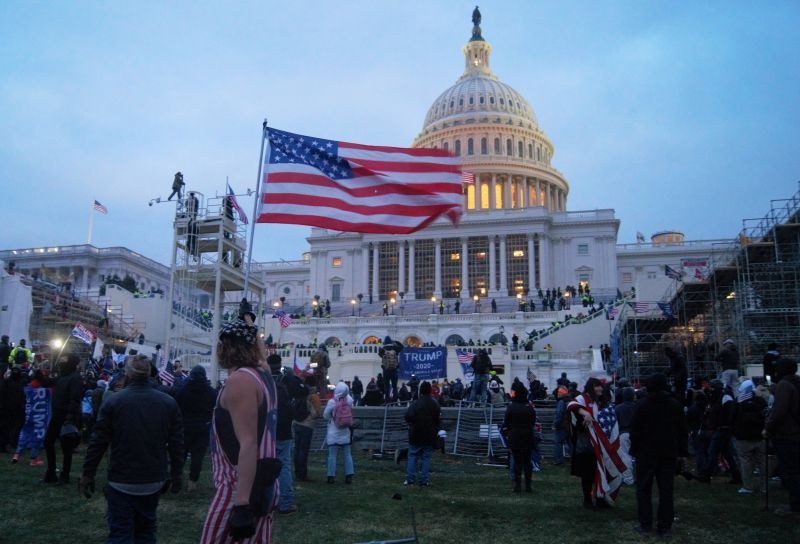 Asaltul Capitoliului Statelor Unite ale Americii 2021 (6 ianuarie 2021) - foto preluat de pe ro.wikipedia.org