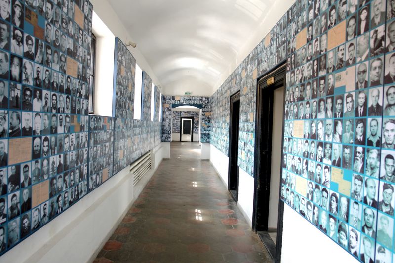 Galeria deținuților și deportaților politic de la Memorialul Victimelor Comunismului și al Rezistenței (fotograf Florin Eșanu) - foto preluat de pe www.facebook.com/SighetMemorial